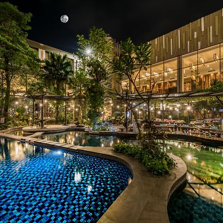 Holiday Inn Cikarang Jababeka, an IHG Hotel Exterior foto