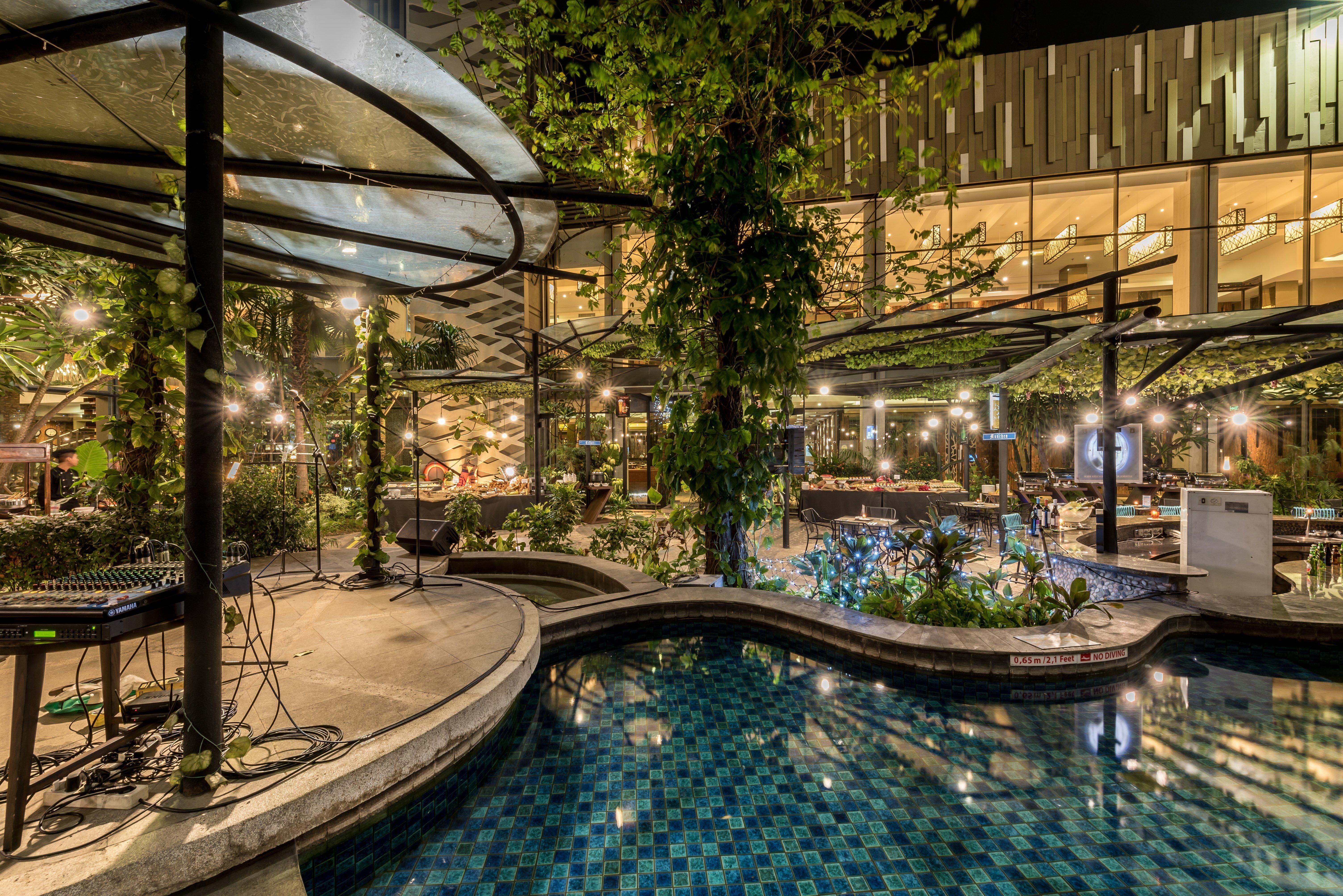 Holiday Inn Cikarang Jababeka, an IHG Hotel Exterior foto