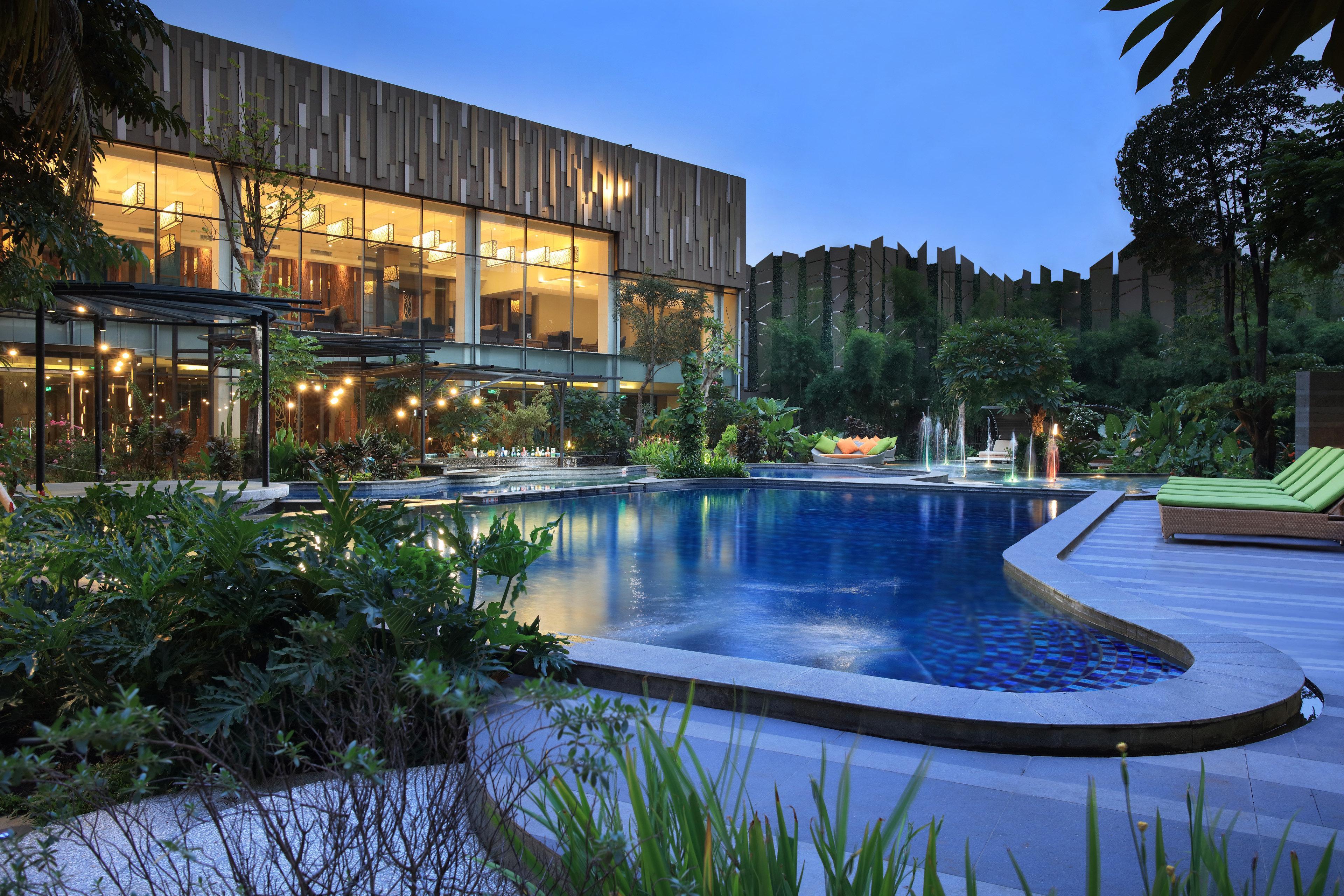 Holiday Inn Cikarang Jababeka, an IHG Hotel Exterior foto