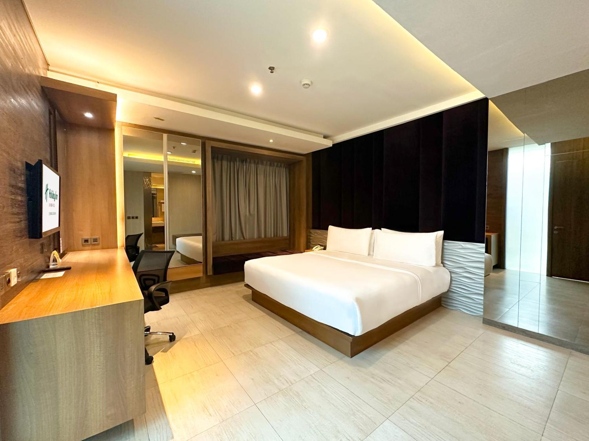 Holiday Inn Cikarang Jababeka, an IHG Hotel Exterior foto